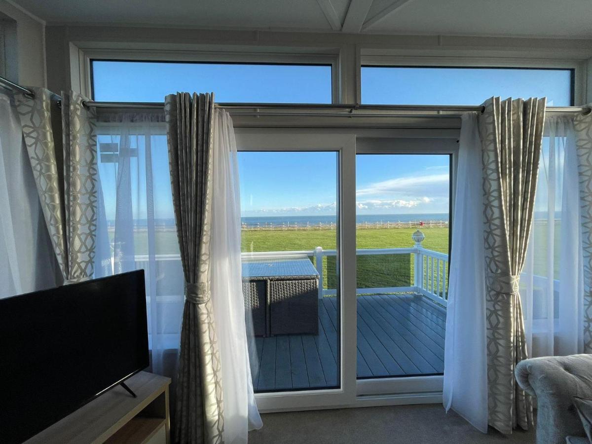 Beautiful Lodge With Full Sea Views At Broadland Sands In Suffolk Ref 20235Bs Hopton on Sea Eksteriør billede