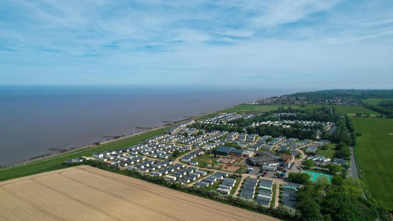Beautiful Lodge With Full Sea Views At Broadland Sands In Suffolk Ref 20235Bs Hopton on Sea Eksteriør billede