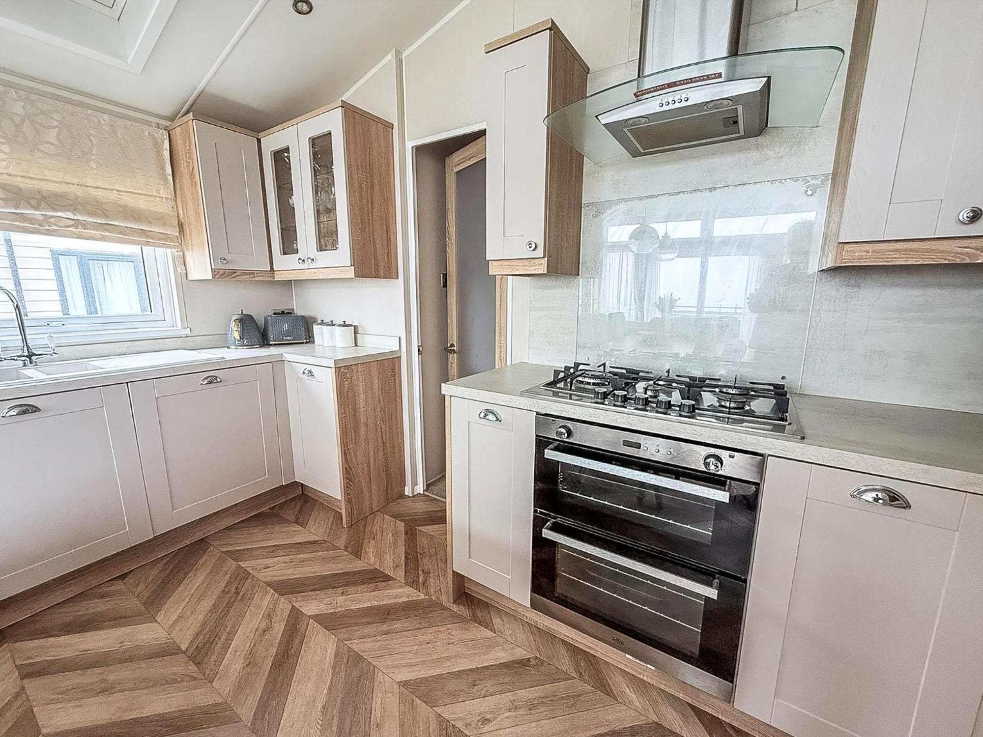 Beautiful Lodge With Full Sea Views At Broadland Sands In Suffolk Ref 20235Bs Hopton on Sea Eksteriør billede